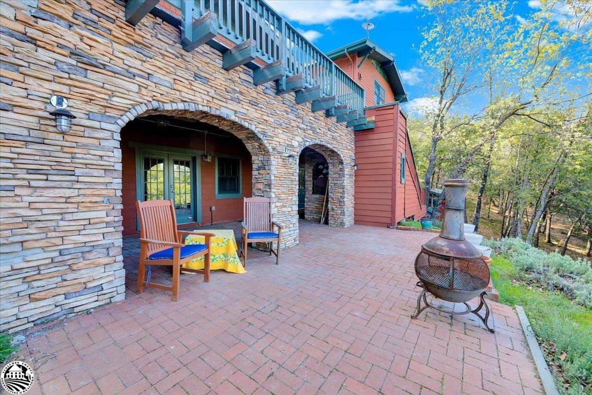22727 Ridgemont