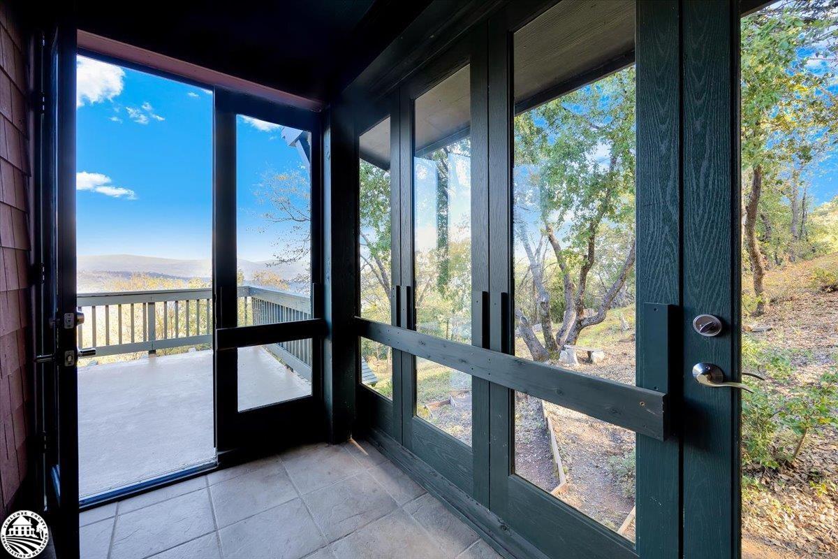 22727 Ridgemont