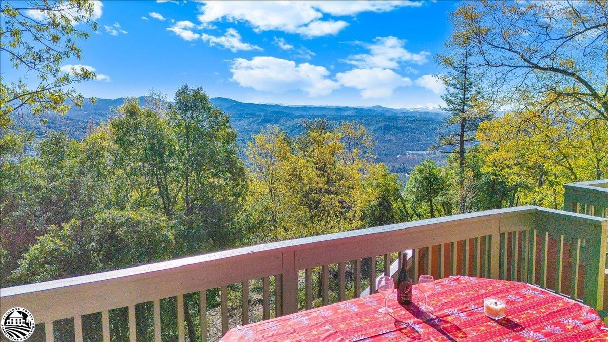 22727 Ridgemont