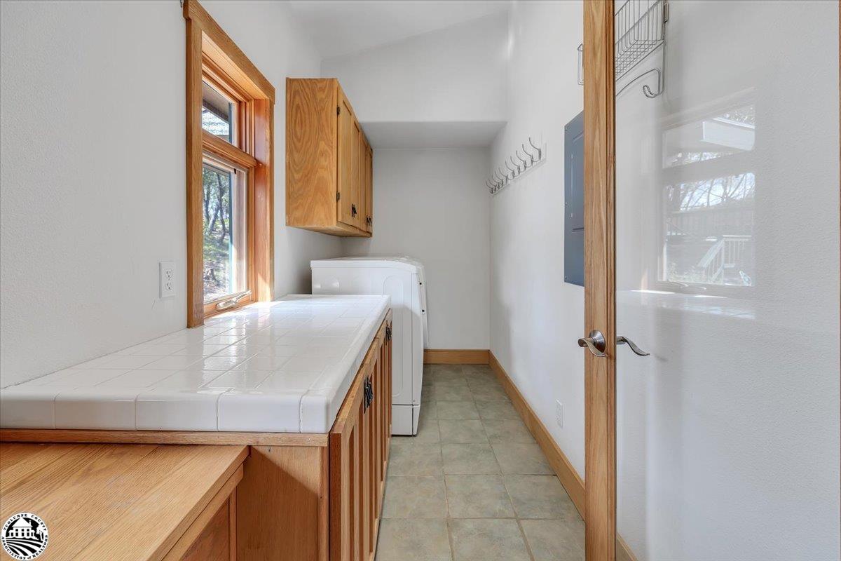 22727 Ridgemont