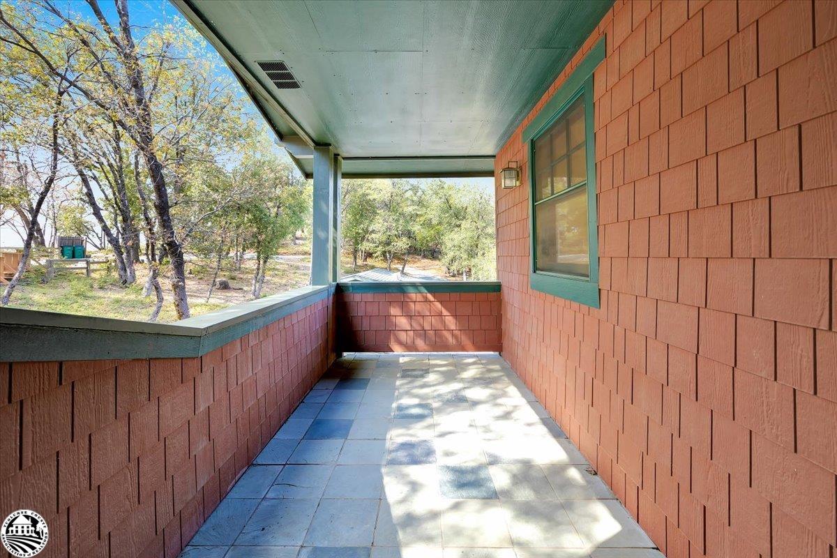 22727 Ridgemont