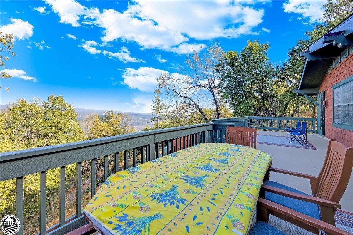 22727 Ridgemont
