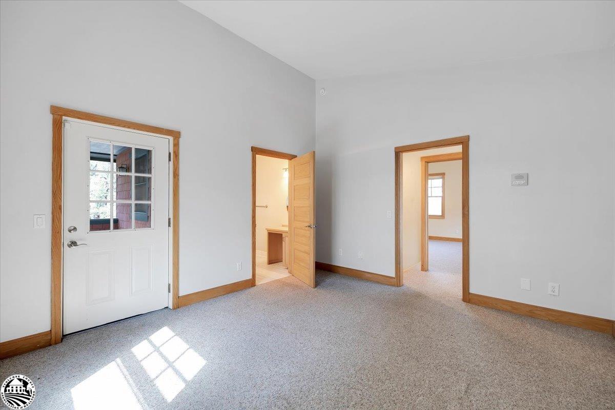22727 Ridgemont