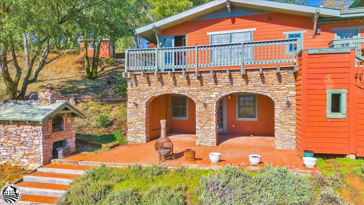 22727 Ridgemont