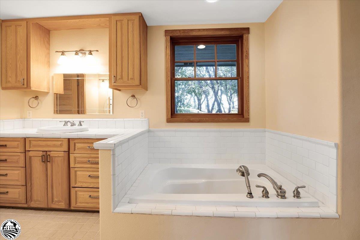 22727 Ridgemont