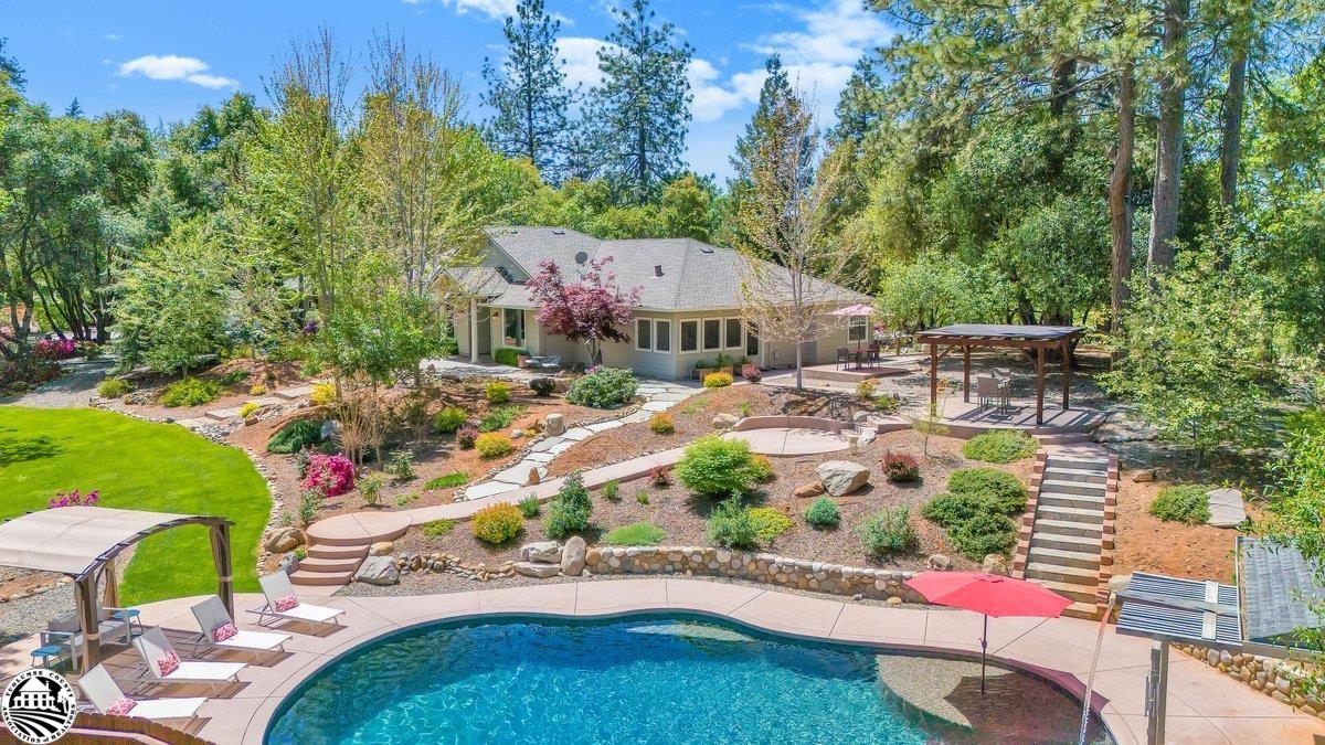 16256 Crestridge