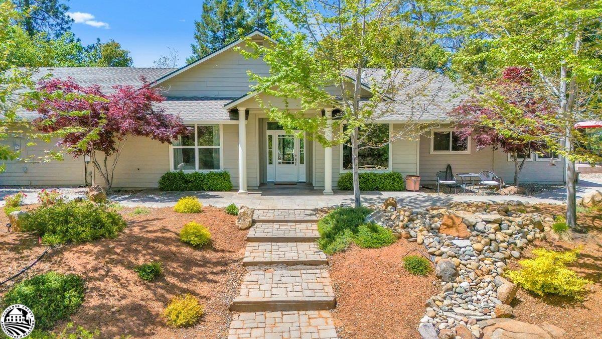 16256 Crestridge