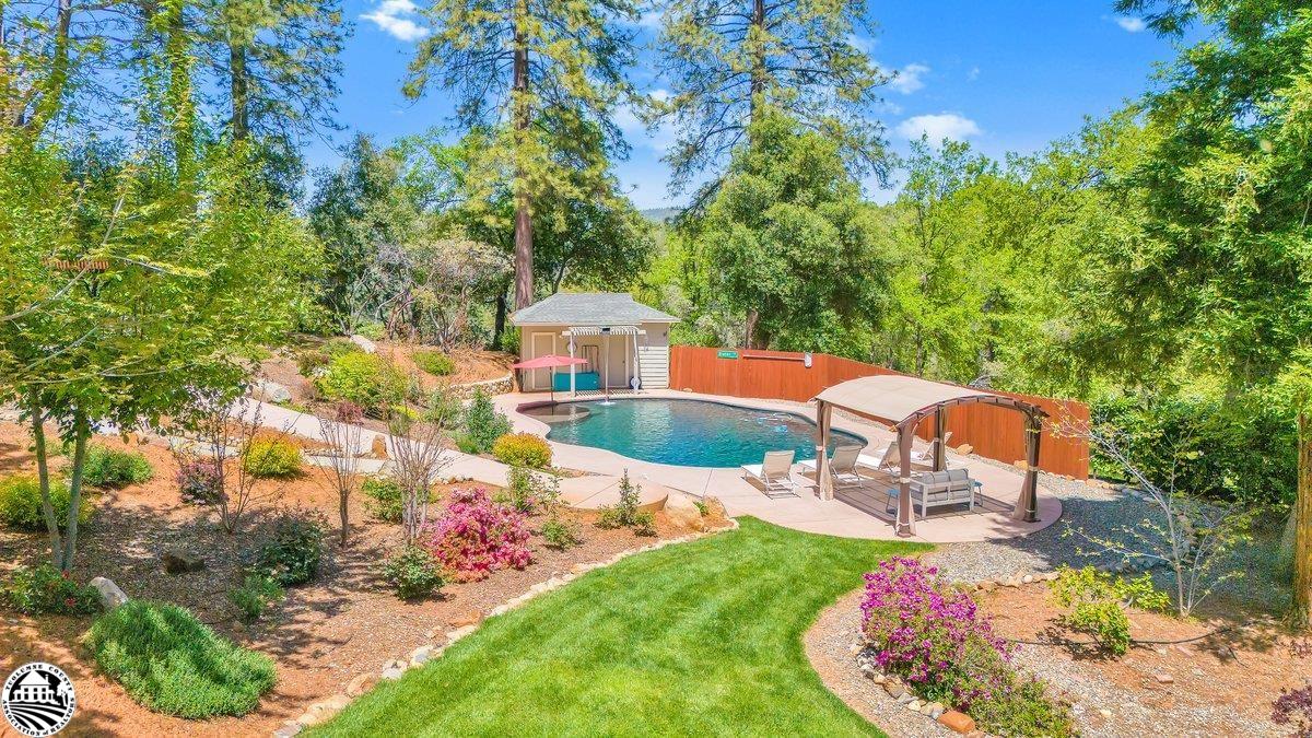16256 Crestridge