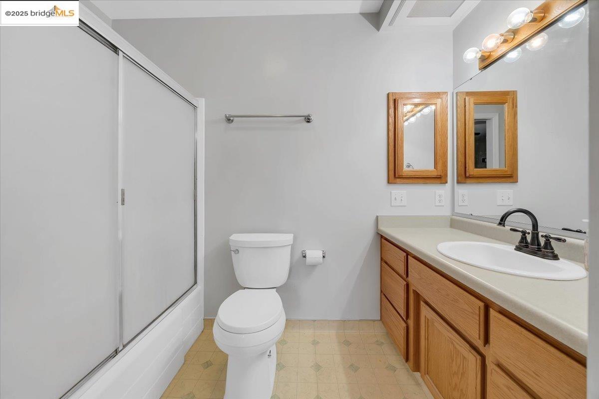 17424 Livermore CT
