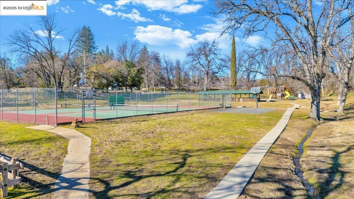 17424 Livermore CT