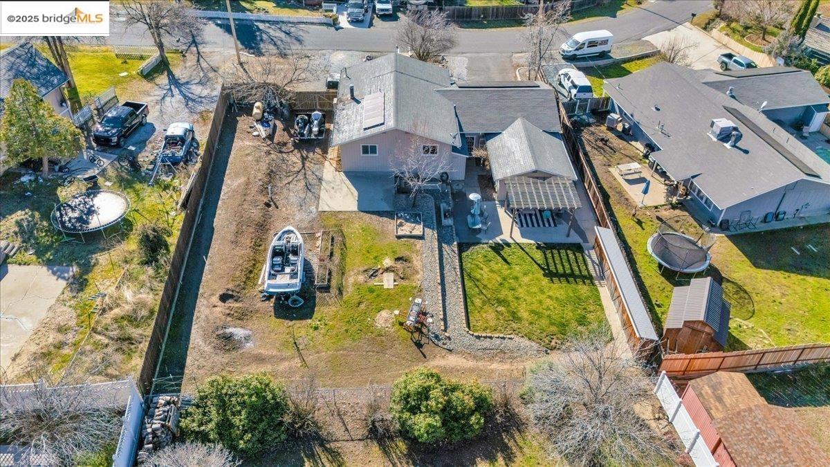 17424 Livermore CT