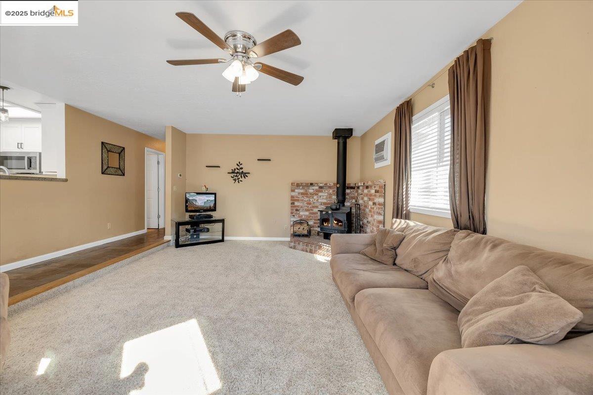 17424 Livermore CT