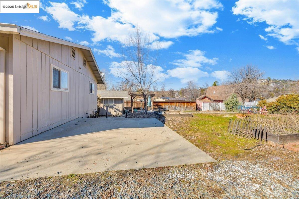 17424 Livermore CT