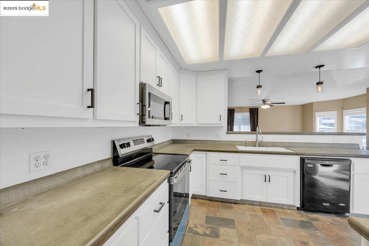 17424 Livermore CT