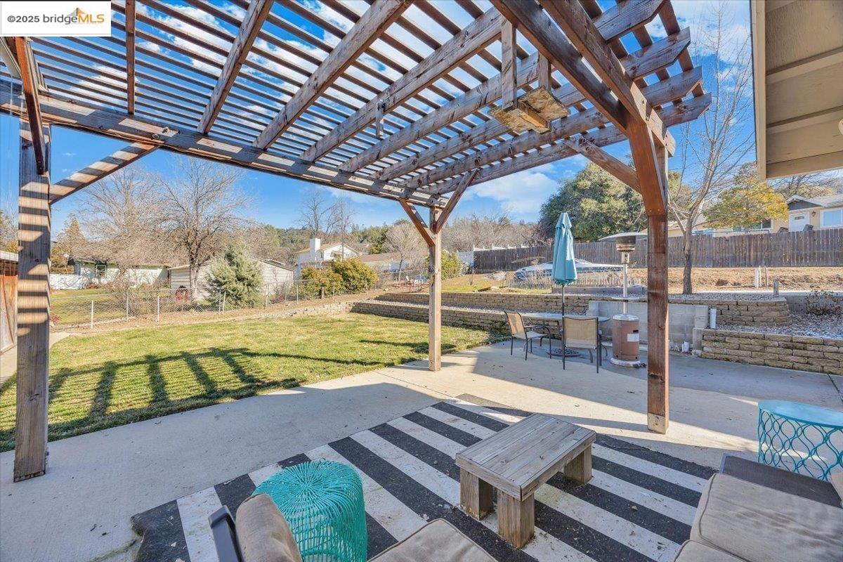 17424 Livermore CT