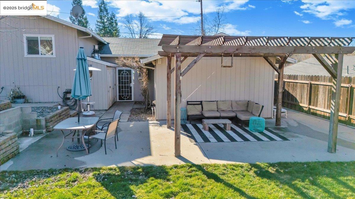 17424 Livermore CT