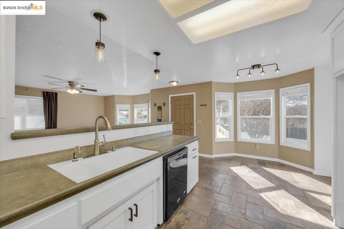 17424 Livermore CT