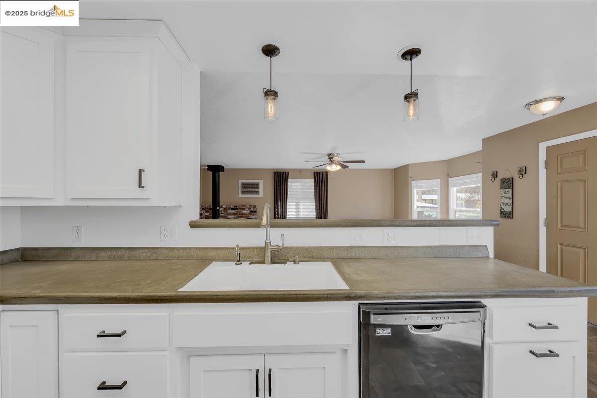 17424 Livermore CT