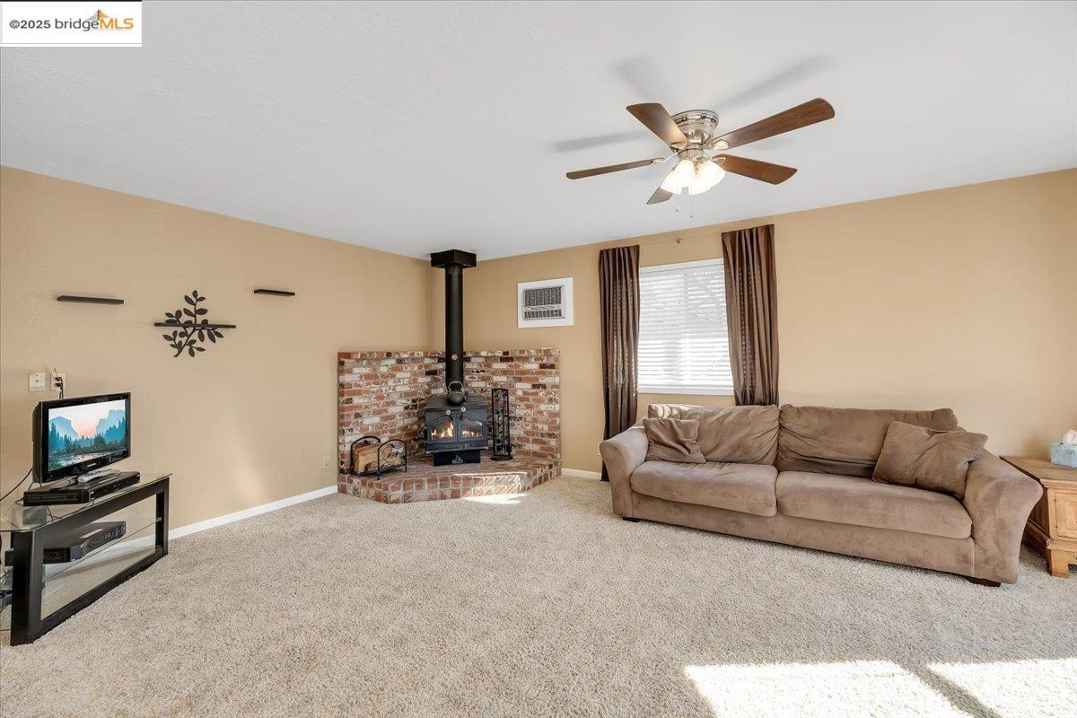 17424 Livermore CT