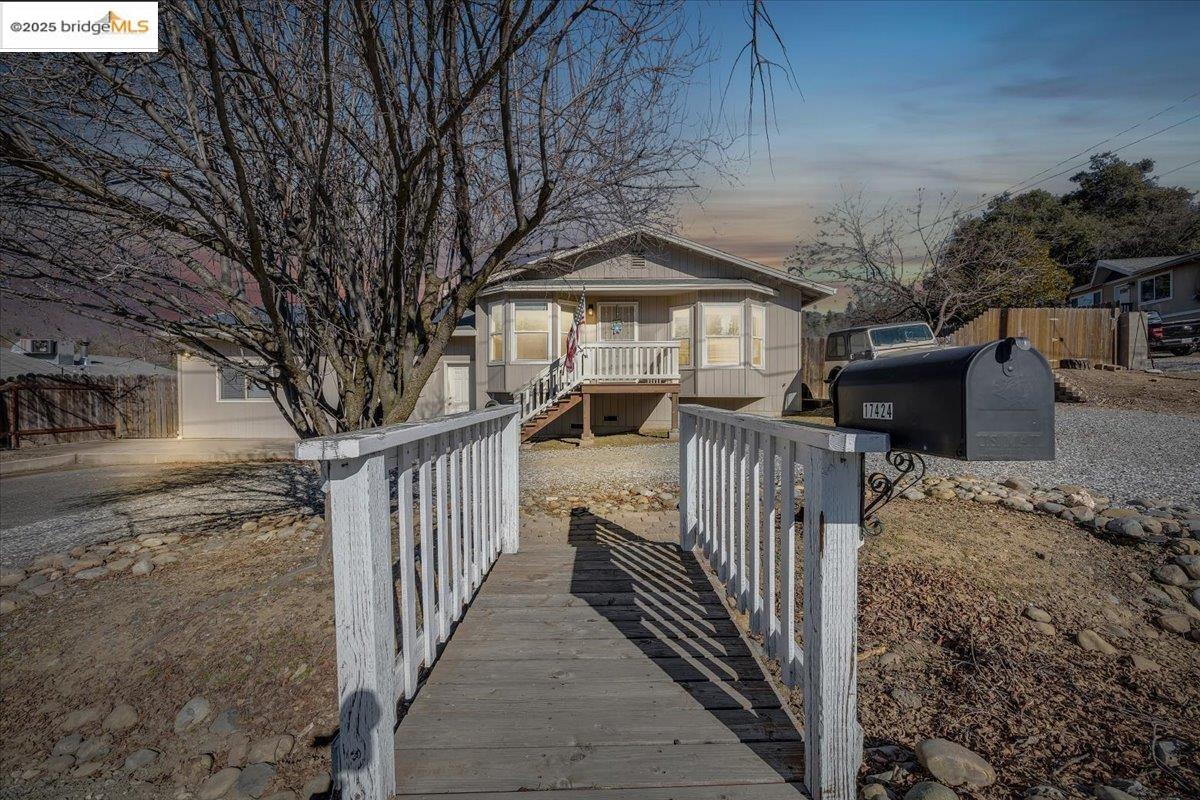17424 Livermore CT