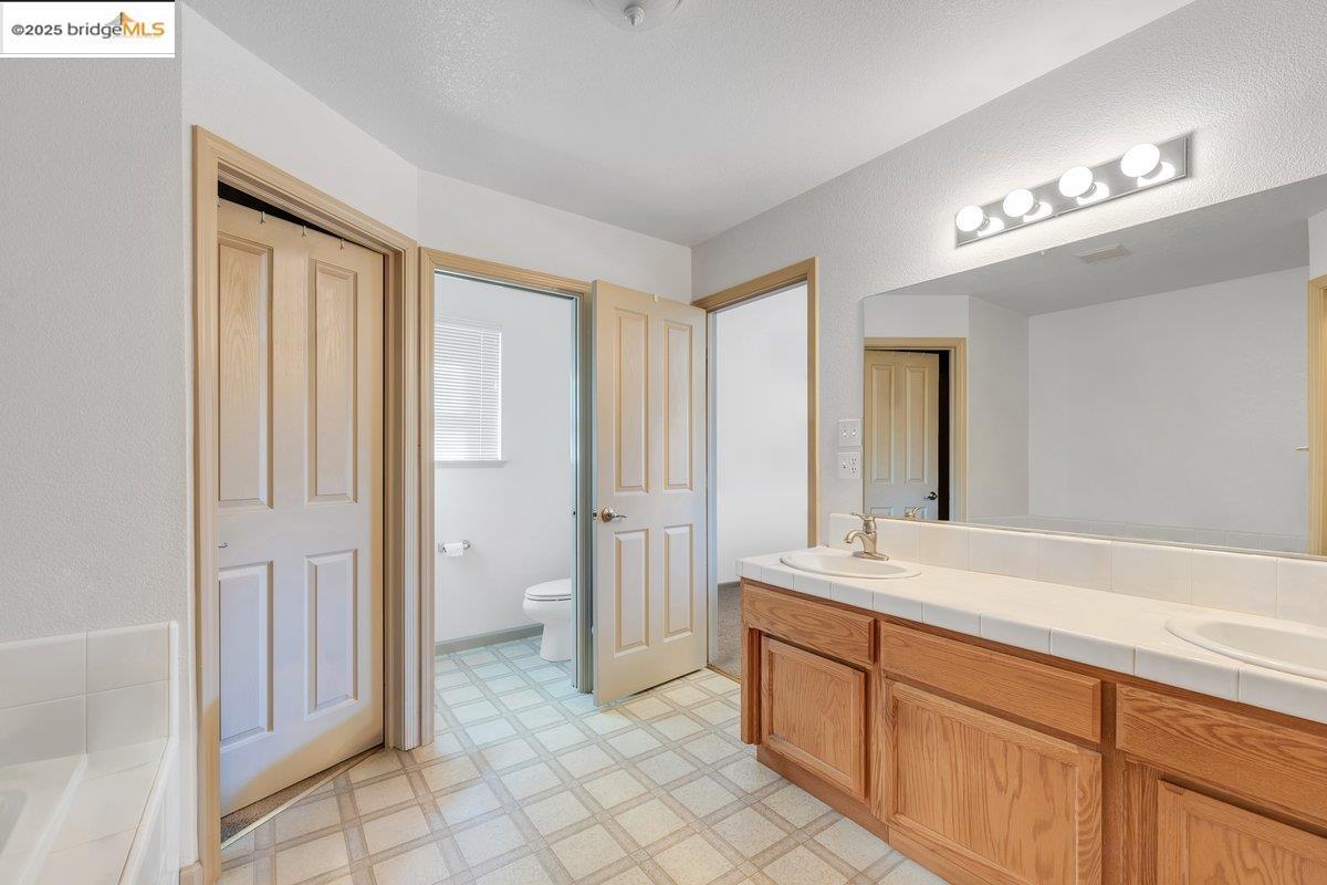 10813 Countryside Ct