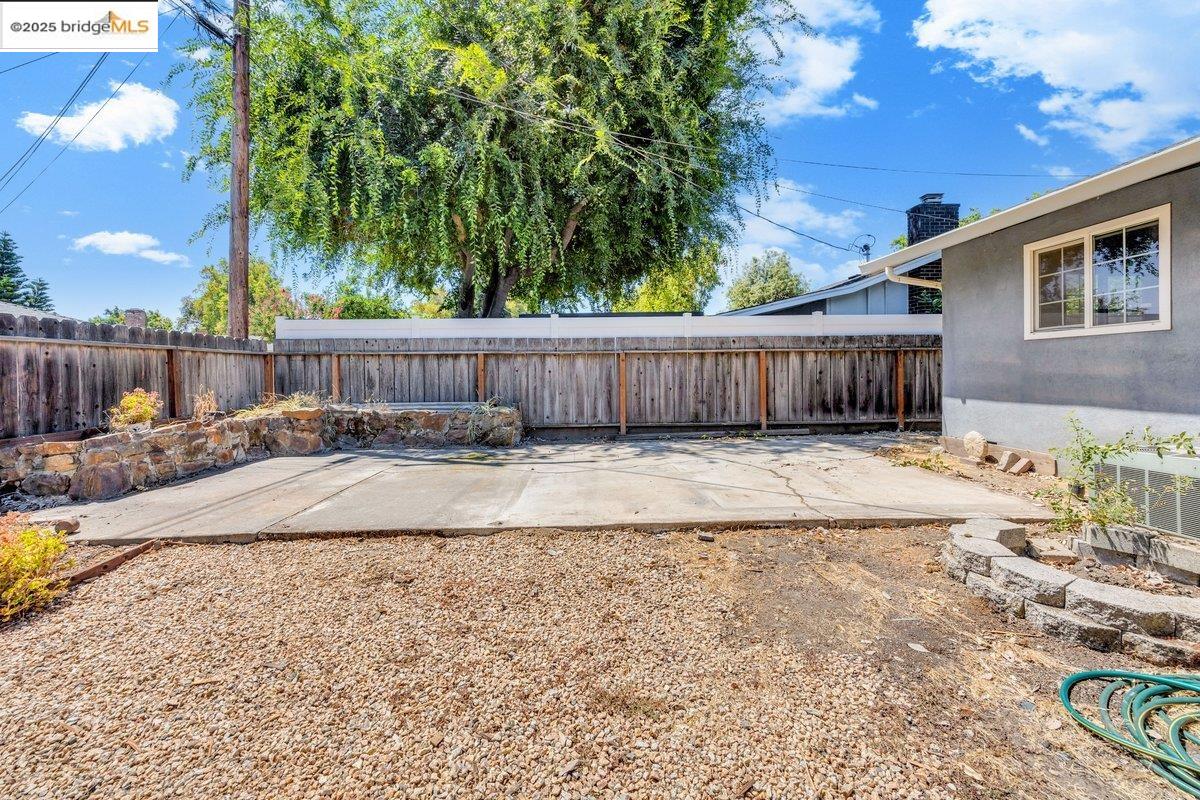 1702 Sherwood Ave