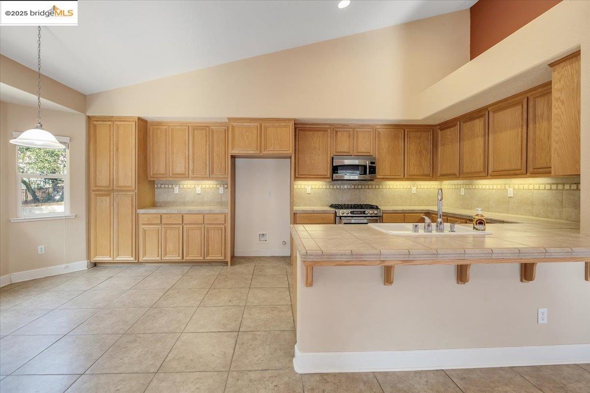 21662 Paseo De Los Portales