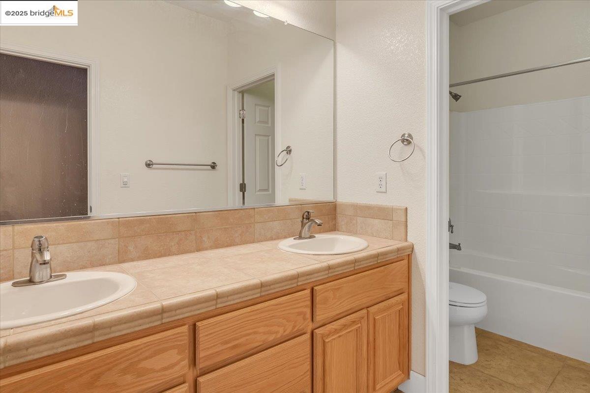 21662 Paseo De Los Portales