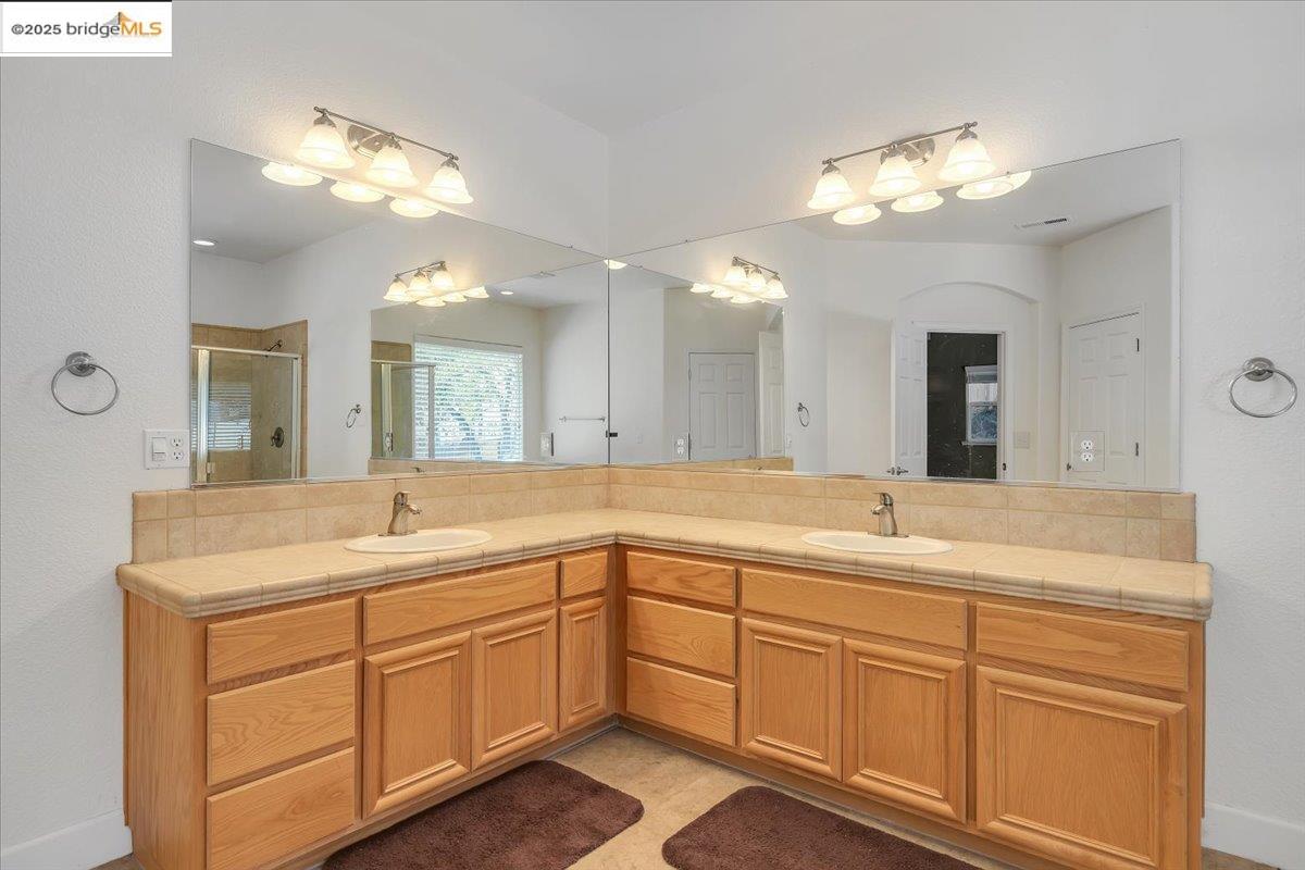 21662 Paseo De Los Portales