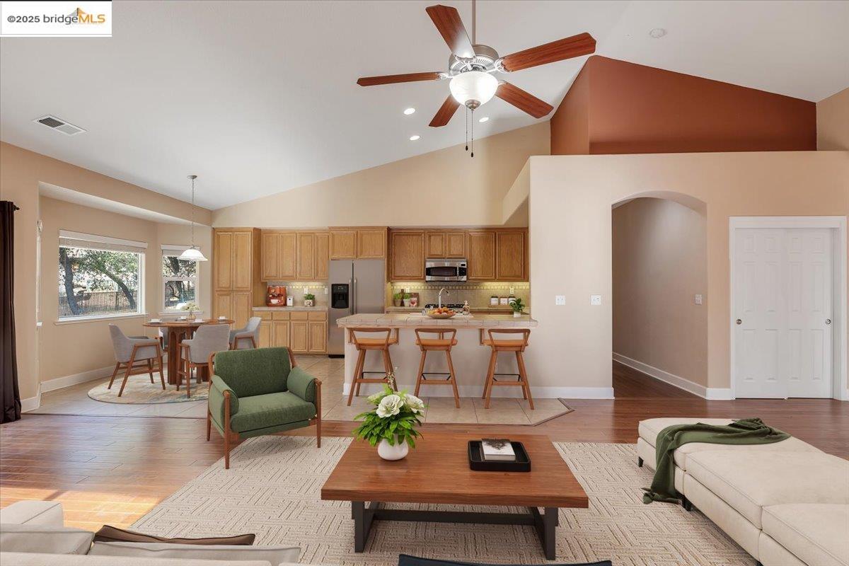 21662 Paseo De Los Portales