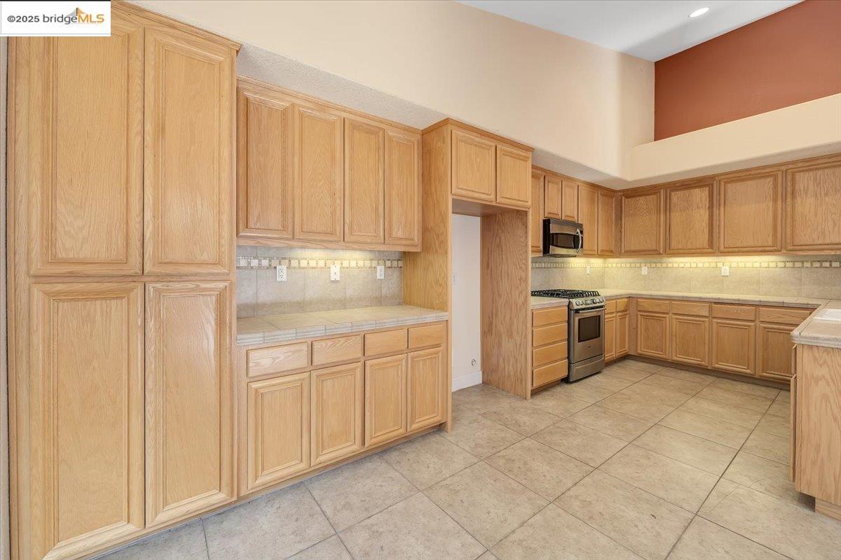 21662 Paseo De Los Portales