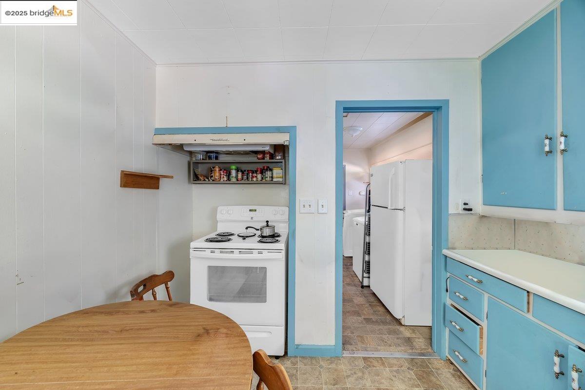 832 Shaws Flat Rd