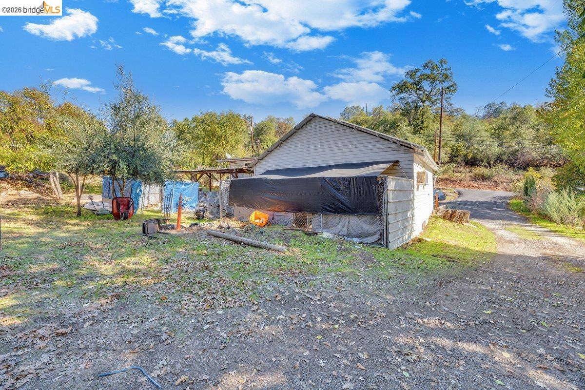 832 Shaws Flat Rd