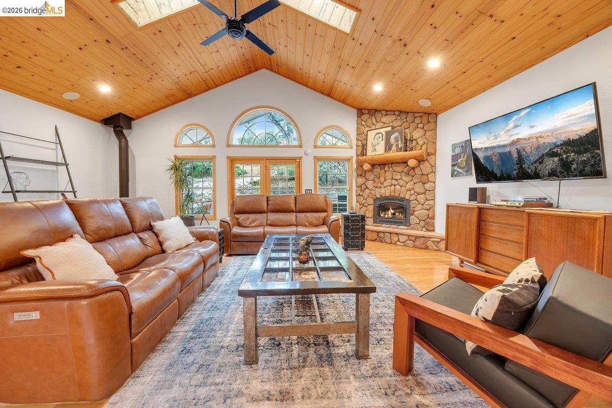 21950 Lyons Bald Mountain Rd