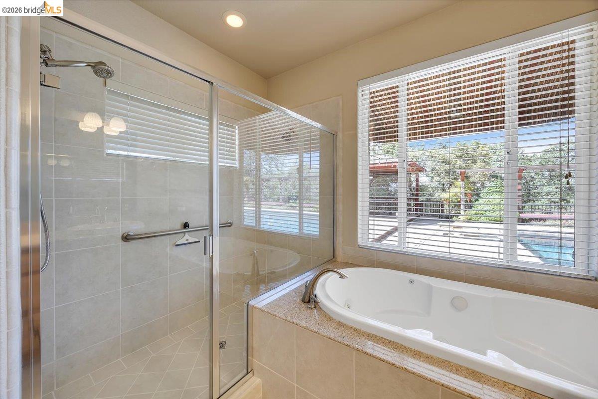 20414 Starr King Dr