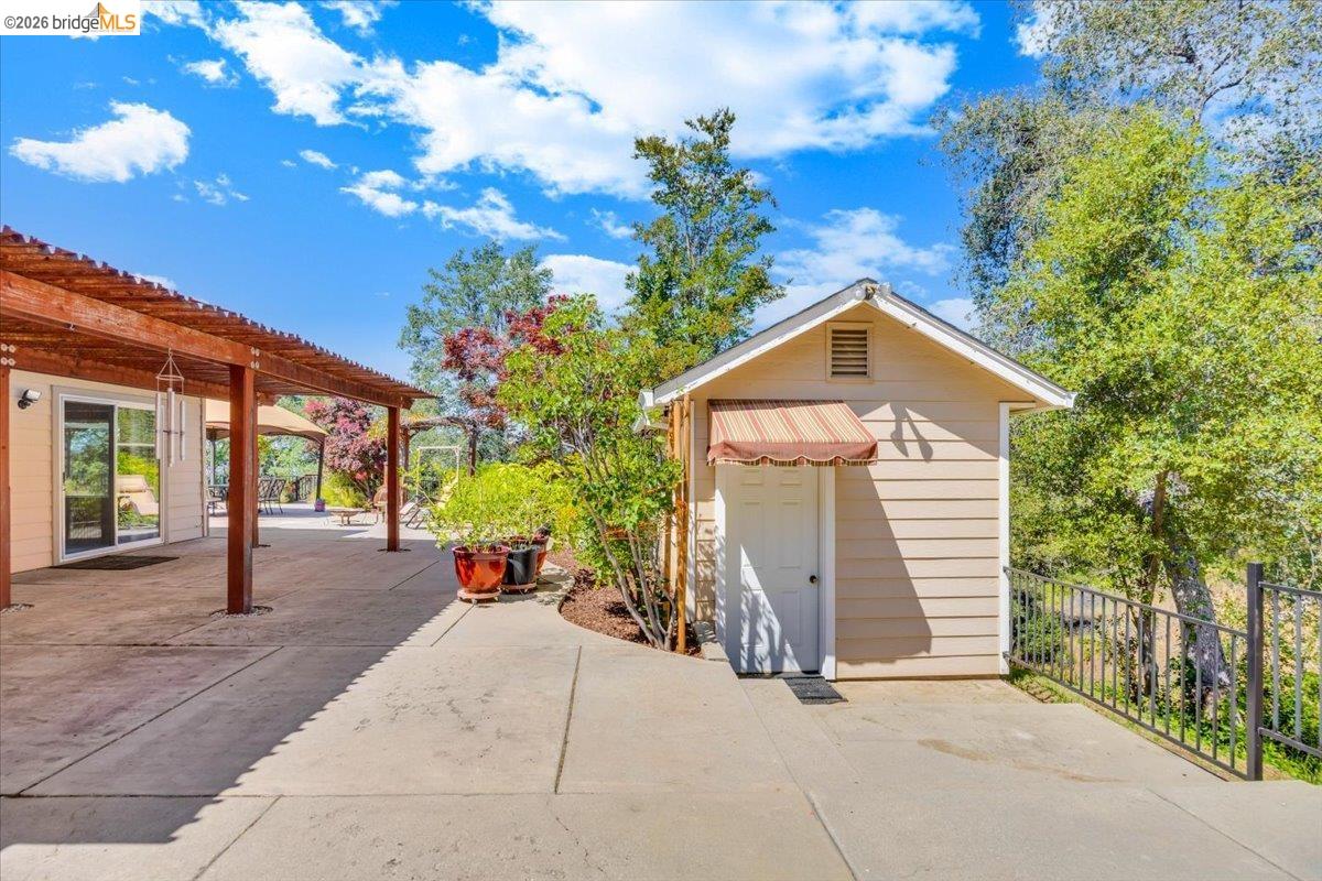 20414 Starr King Dr