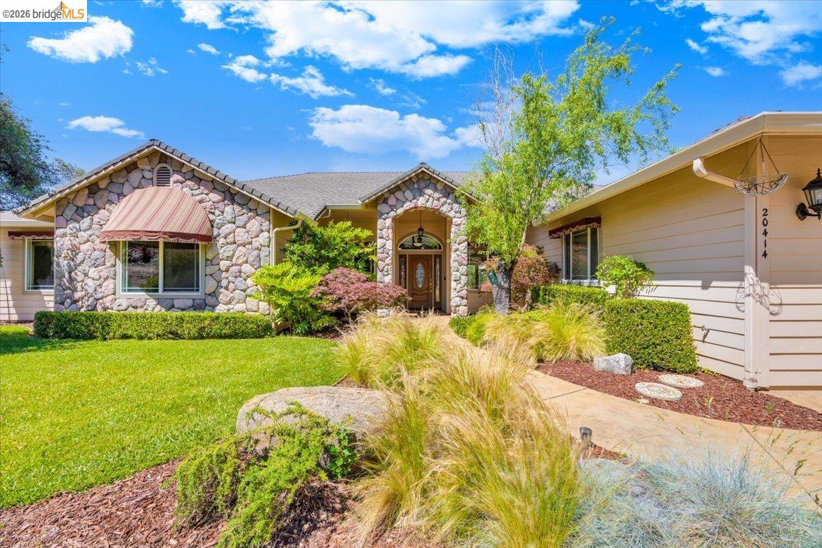 20414 Starr King Dr