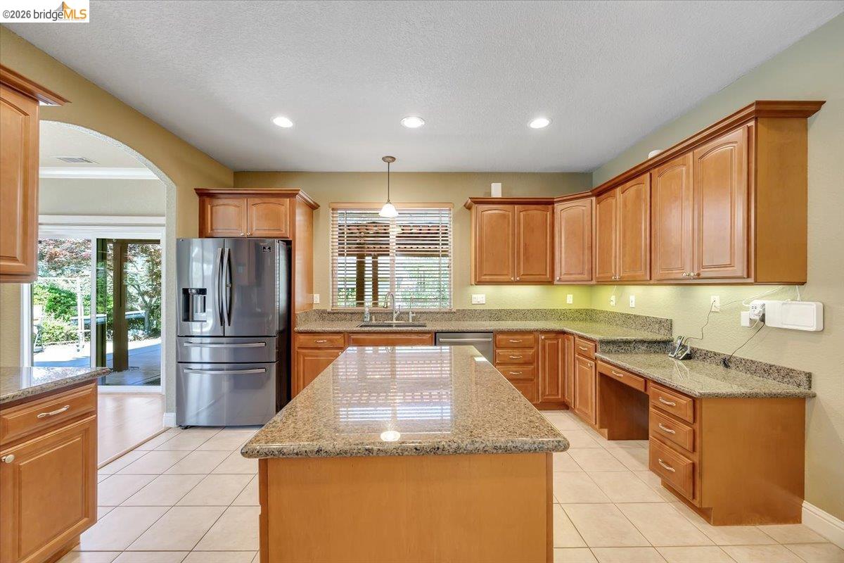 20414 Starr King Dr