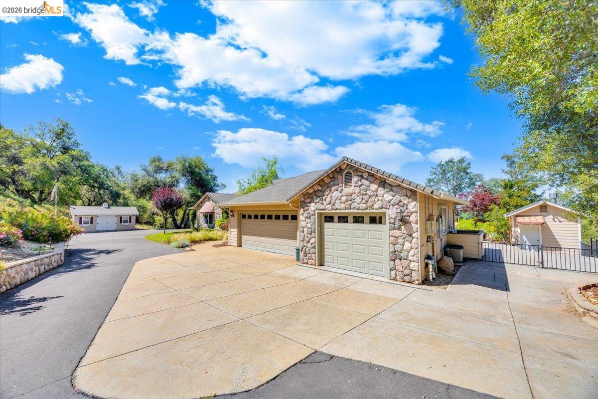 20414 Starr King Dr