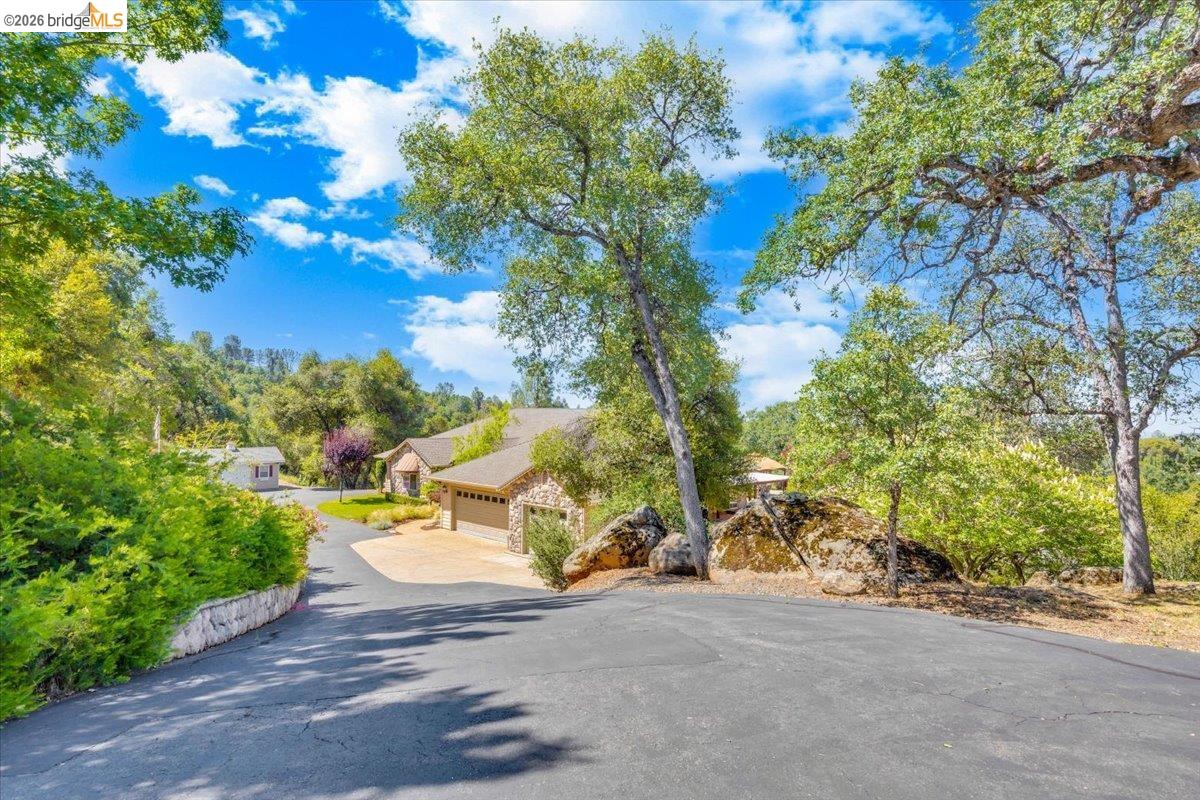 20414 Starr King Dr