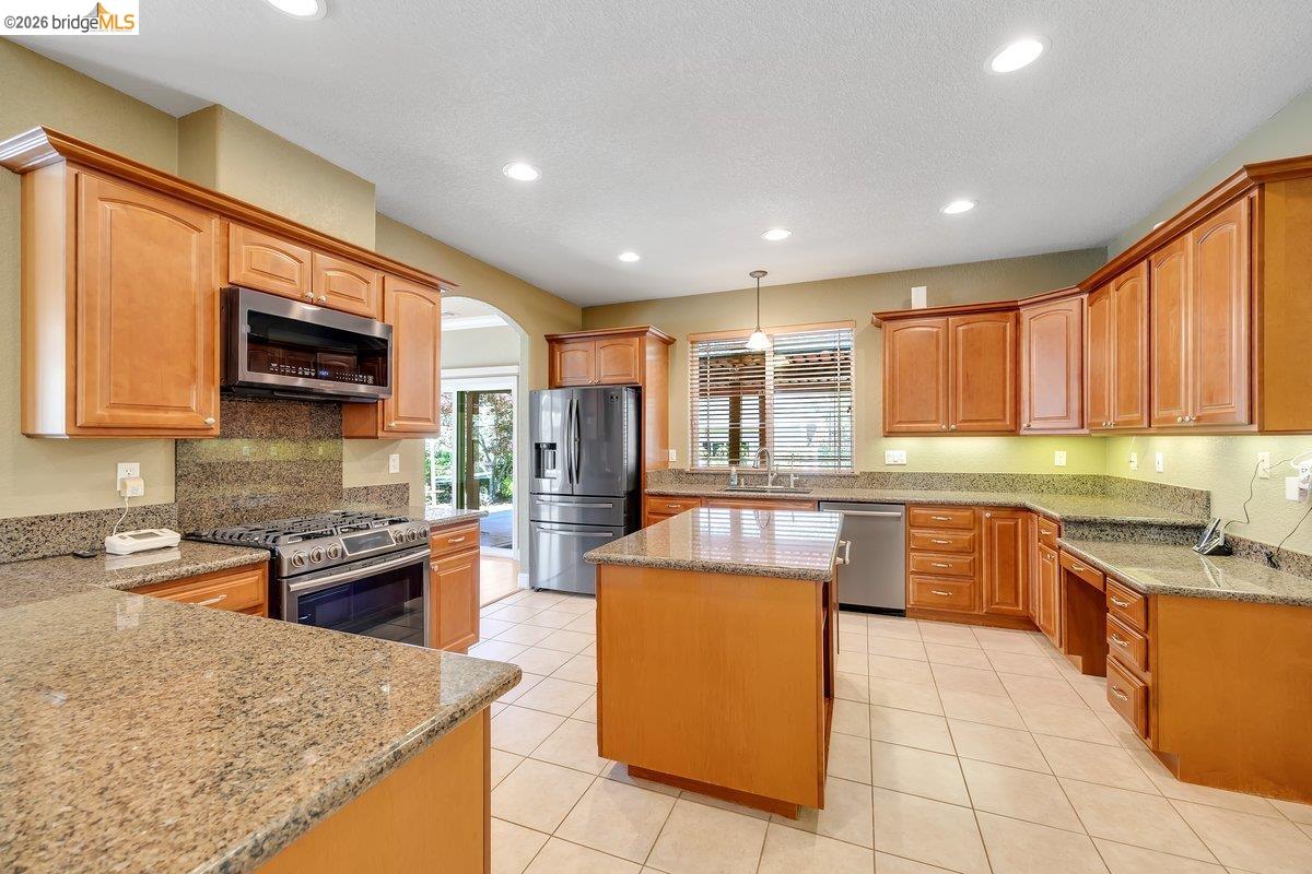 20414 Starr King Dr