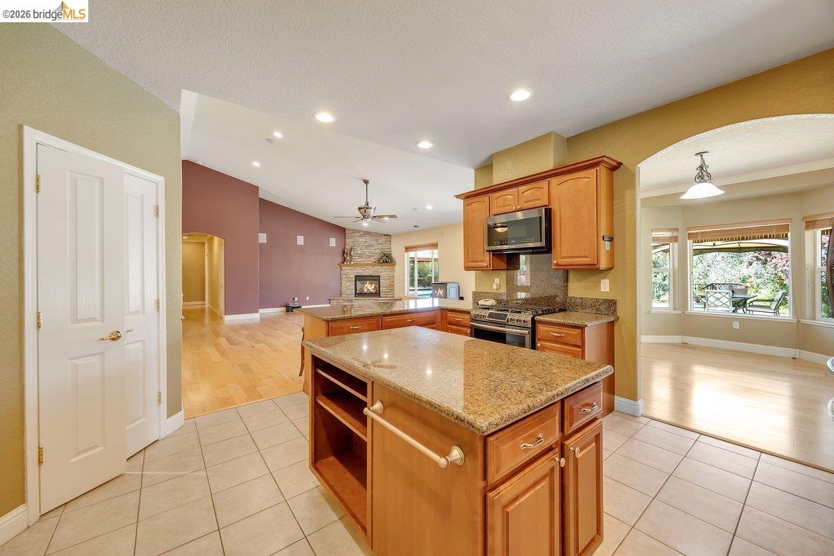 20414 Starr King Dr