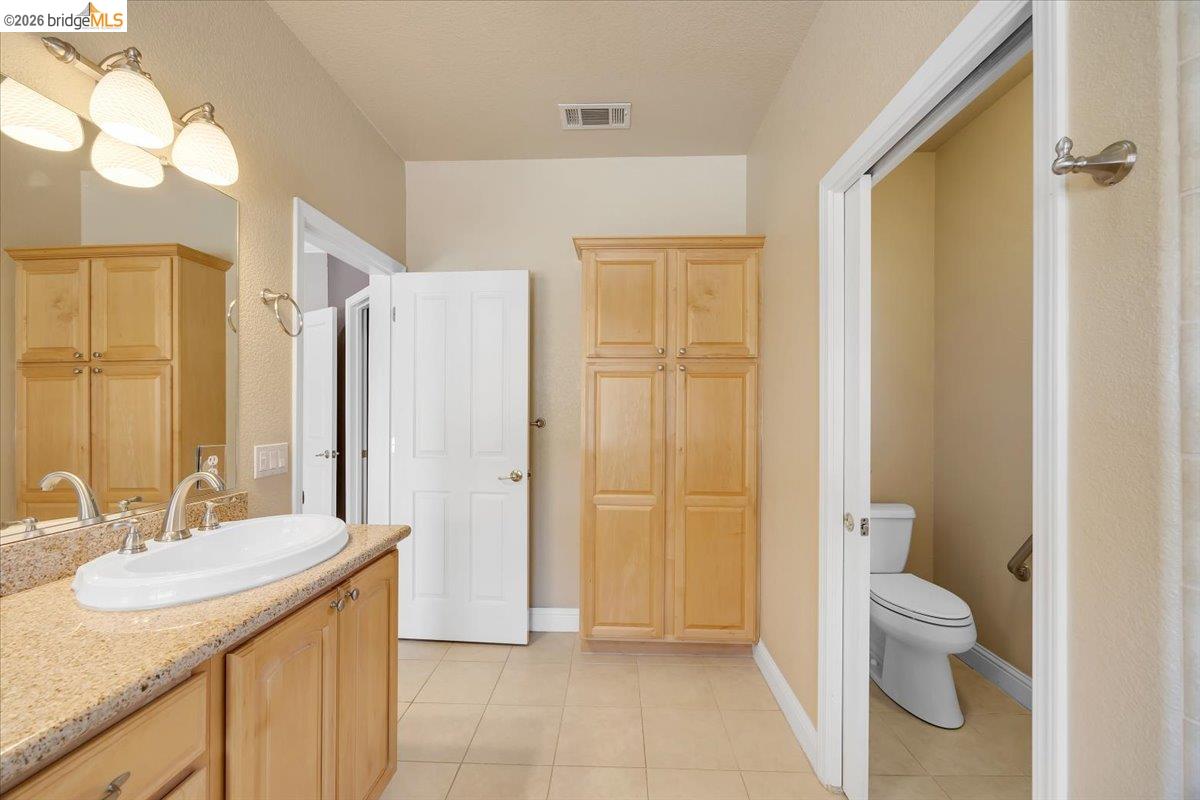 20414 Starr King Dr