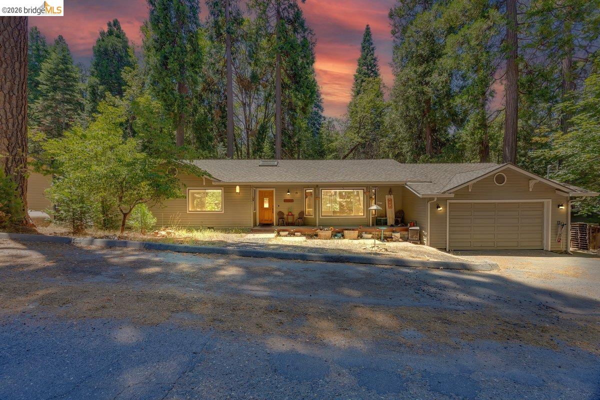16887 E Brookside Dr