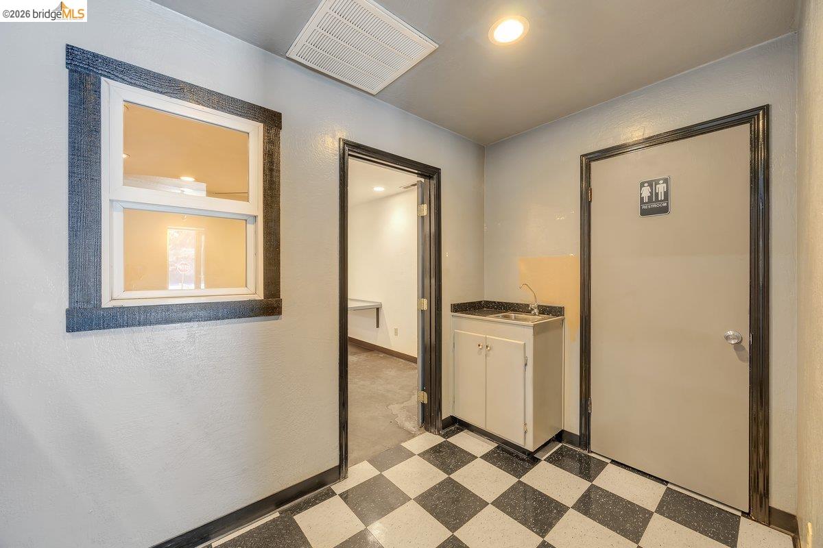 372 W Stockton St