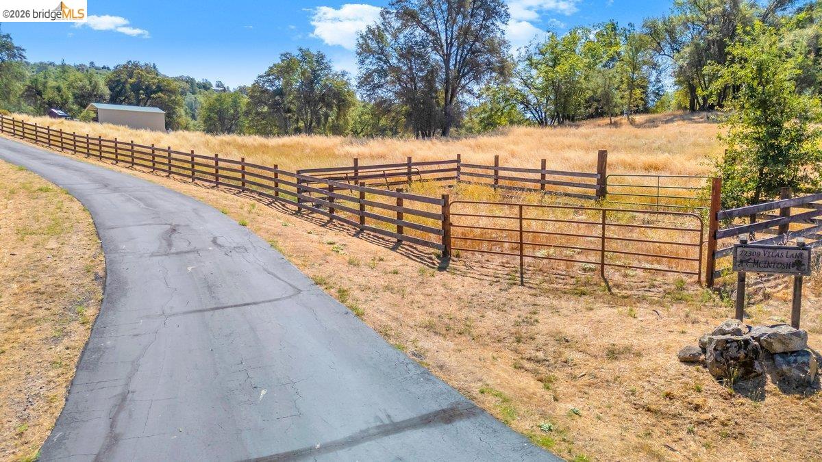 22309 Villas Ln