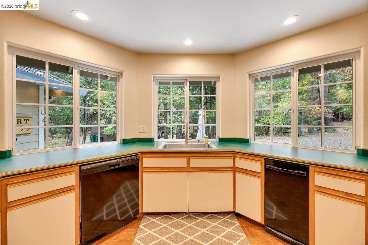 22499 Fireside Dr