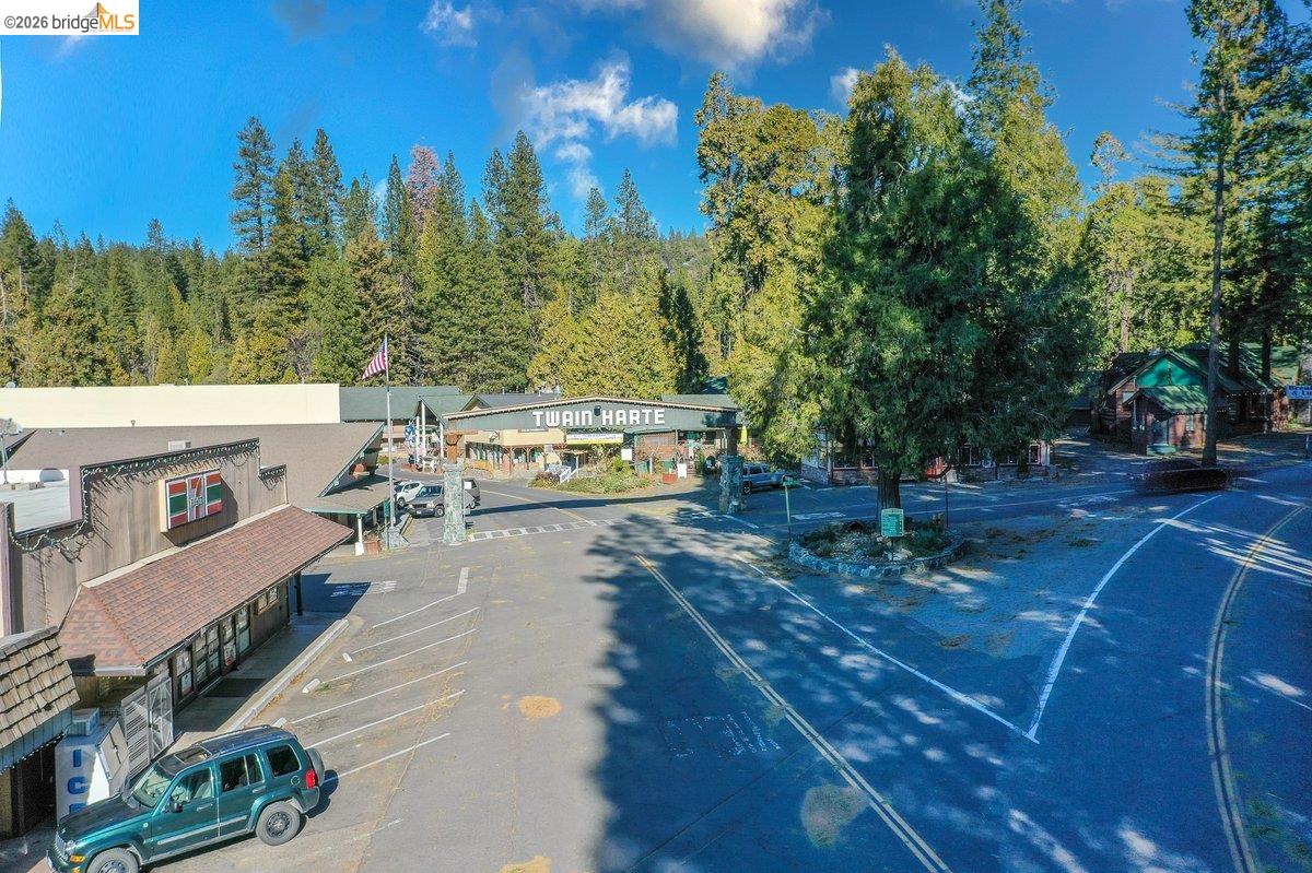 22499 Fireside Dr