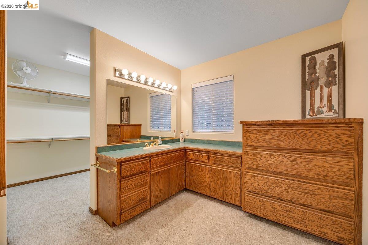 22499 Fireside Dr