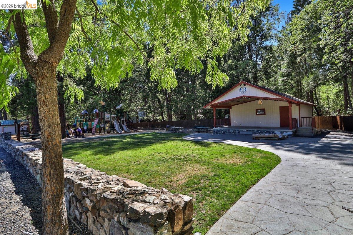 22499 Fireside Dr